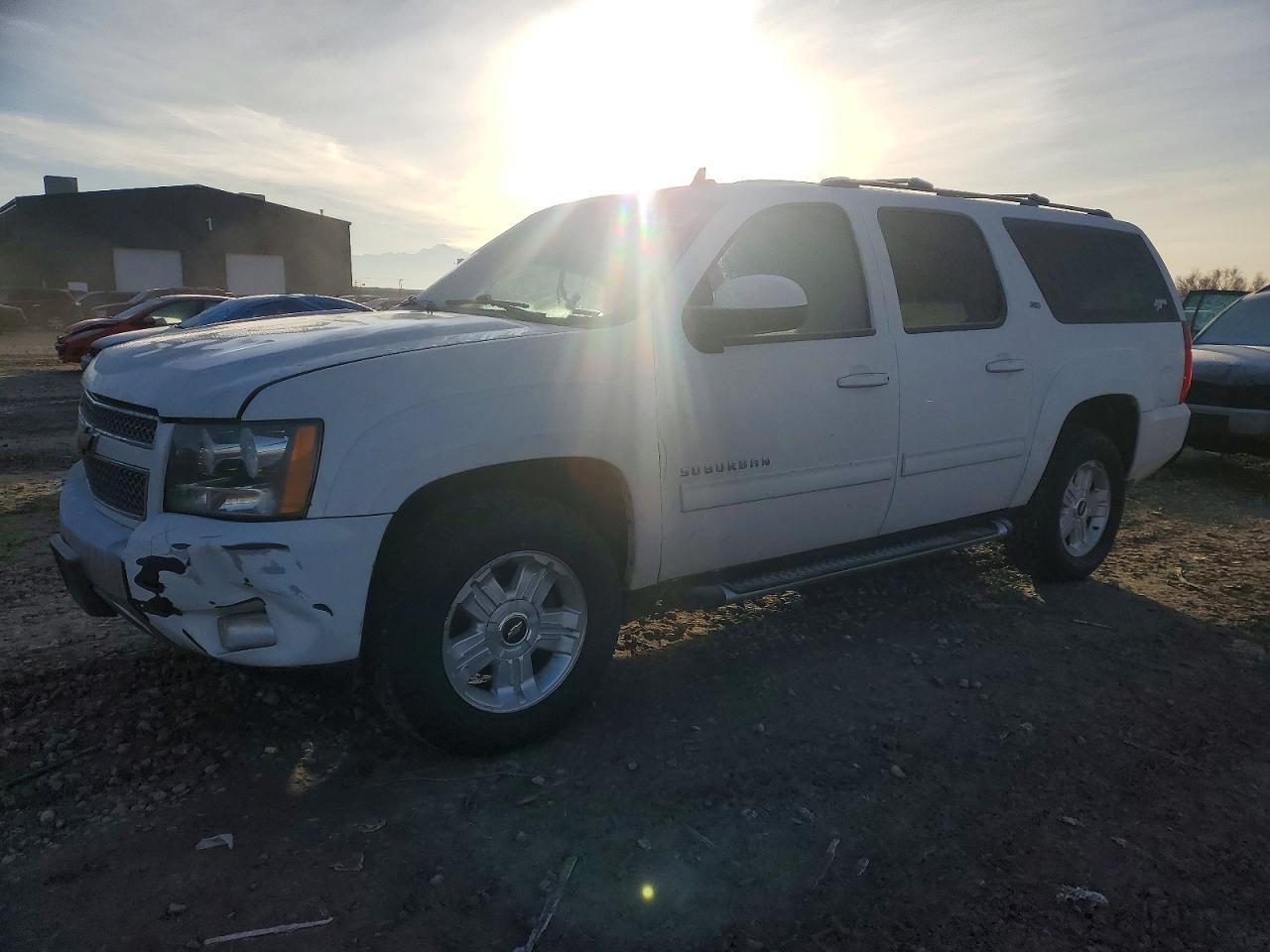 2014 CHEVROLET Suburban