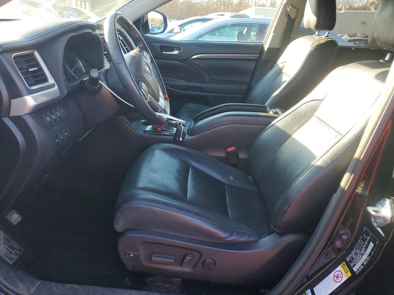 2016 TOYOTA HIGHLANDER