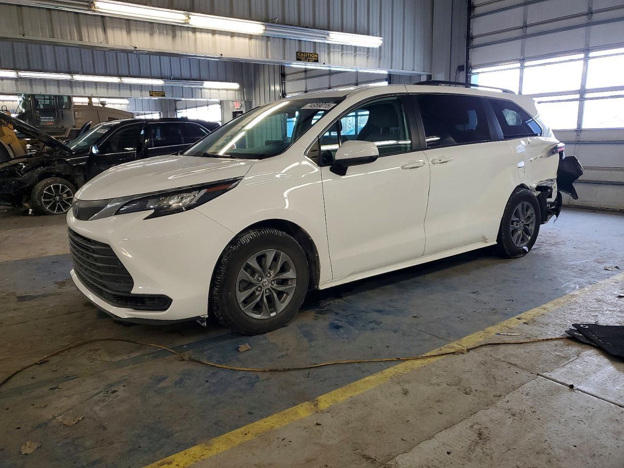 2022 TOYOTA SIENNA