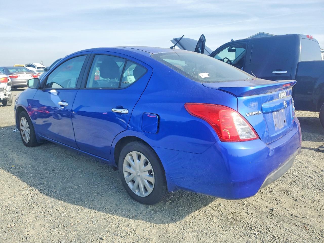 2015 NISSAN VERSA