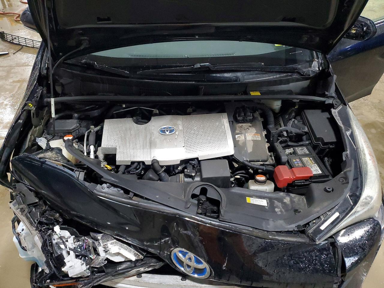 2016 TOYOTA PRIUS