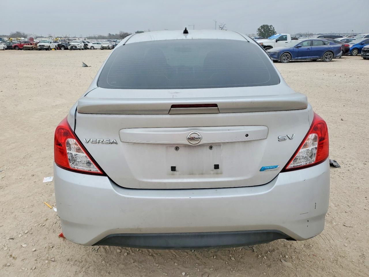 2016 NISSAN VERSA