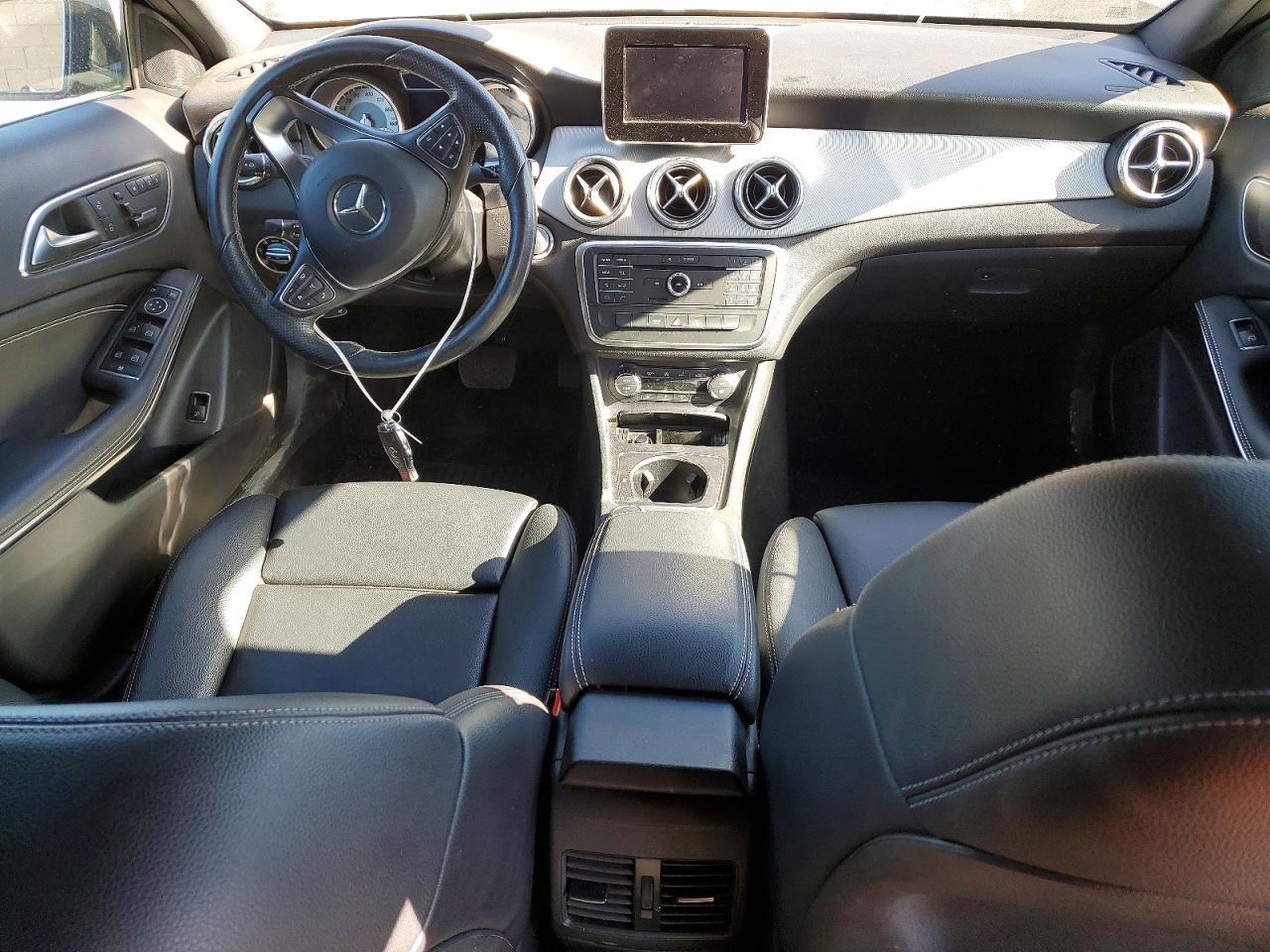 2016 MERCEDES-BENZ GLA-Class