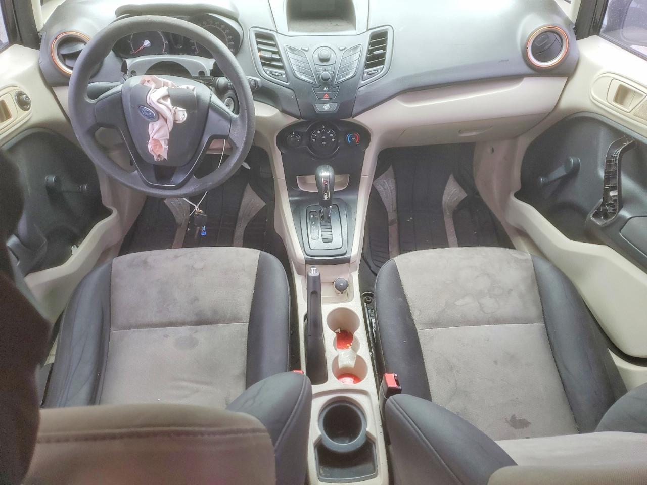 2013 FORD Fiesta