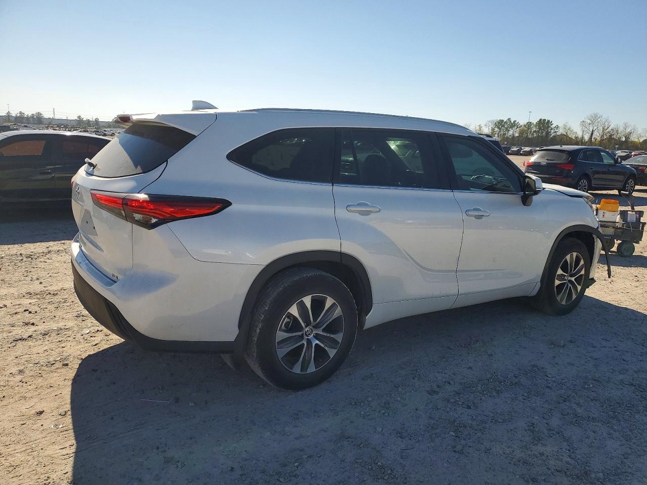 2022 TOYOTA HIGHLANDER