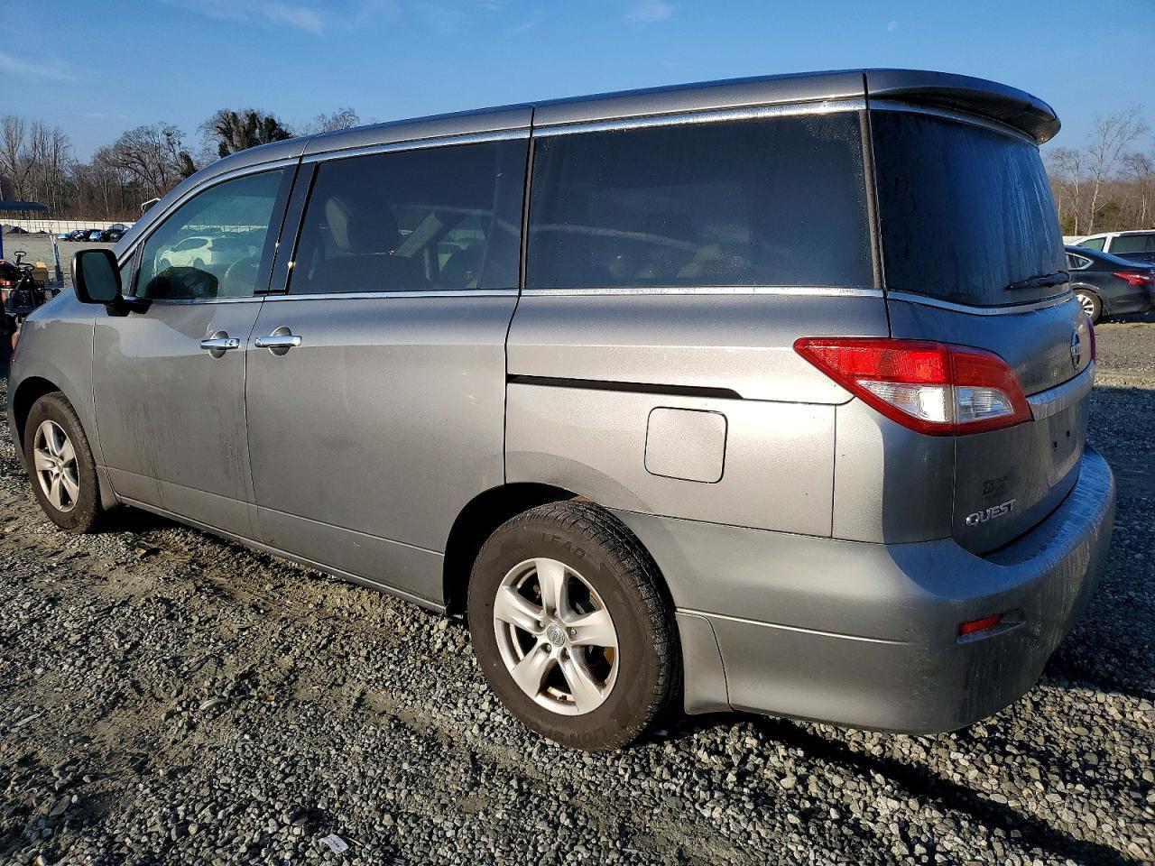 2015 NISSAN Quest