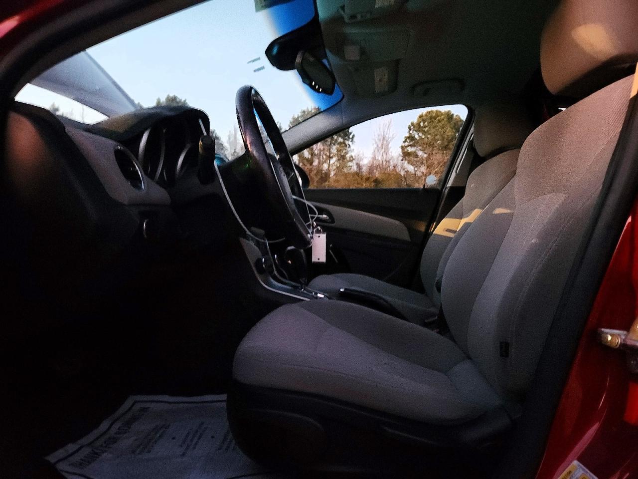 2011 CHEVROLET CRUZE