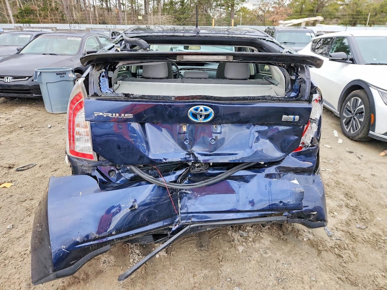 2015 TOYOTA PRIUS