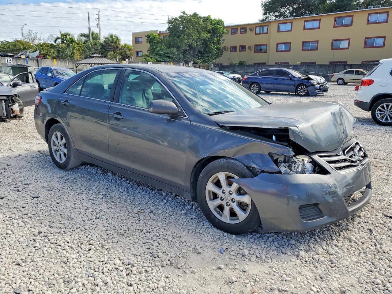 2011 TOYOTA CAMRY