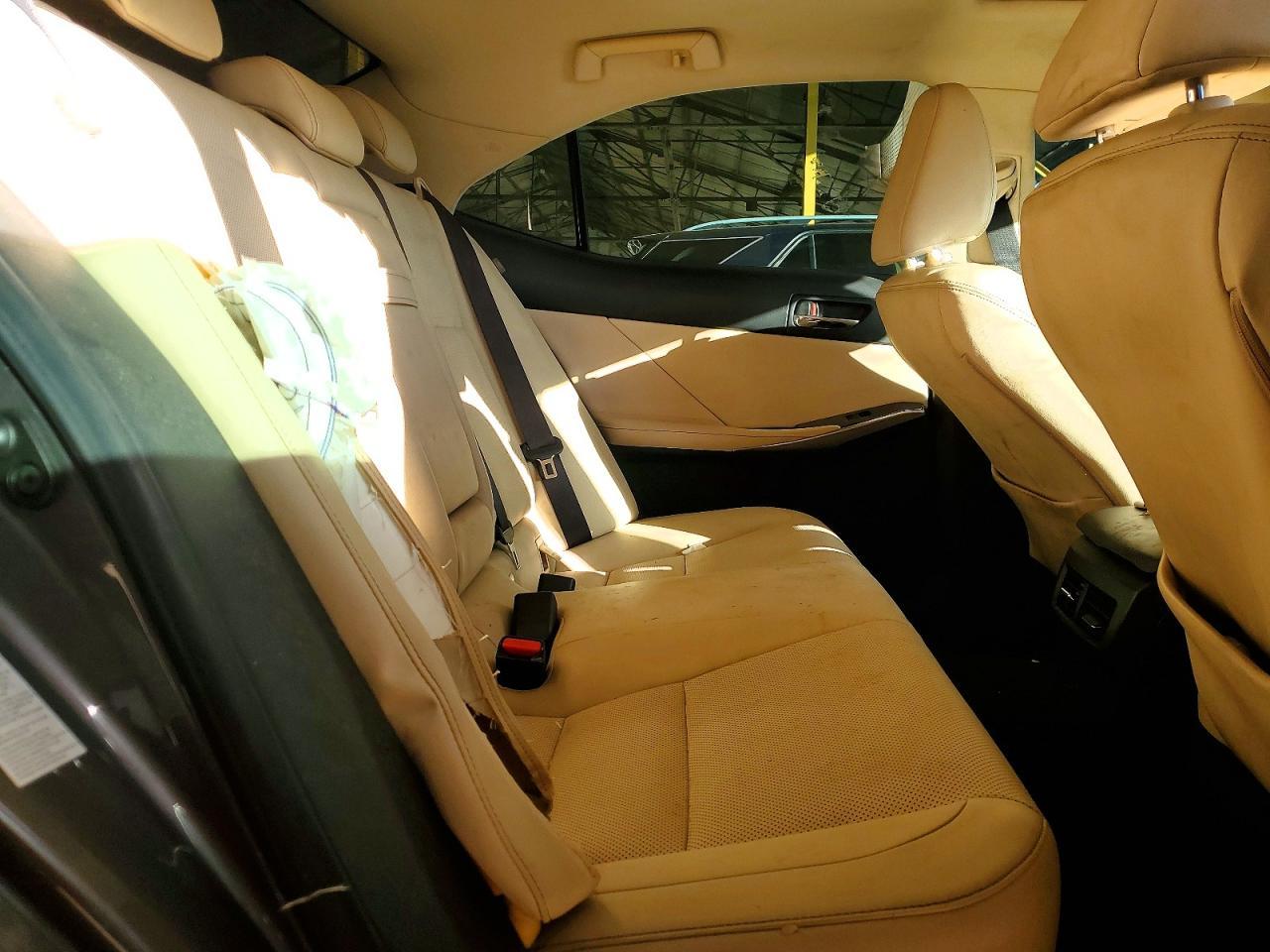 2016 LEXUS IS 200t