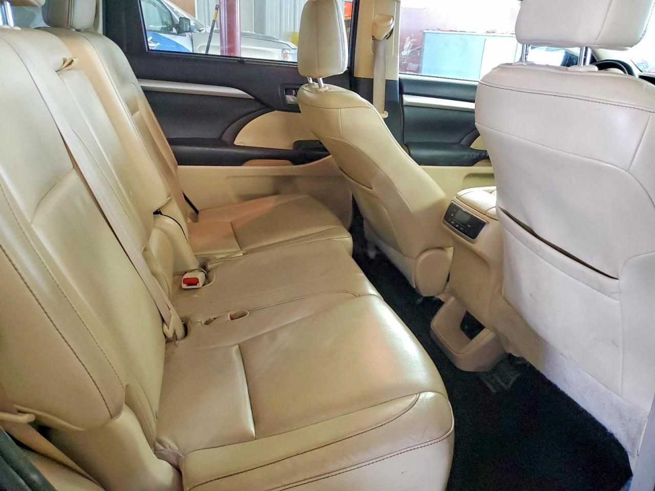 2015 TOYOTA HIGHLANDER