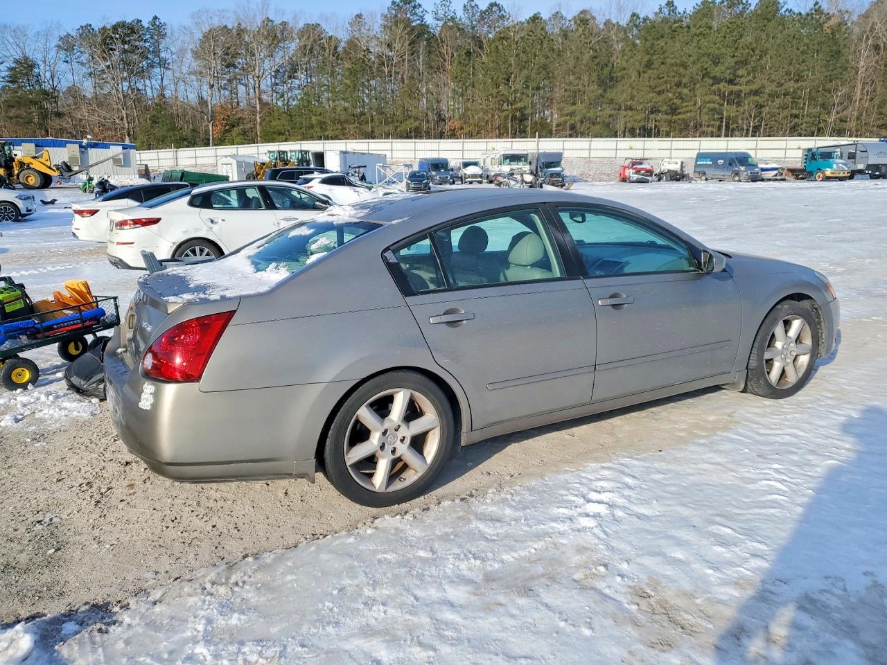 2004 NISSAN Maxima