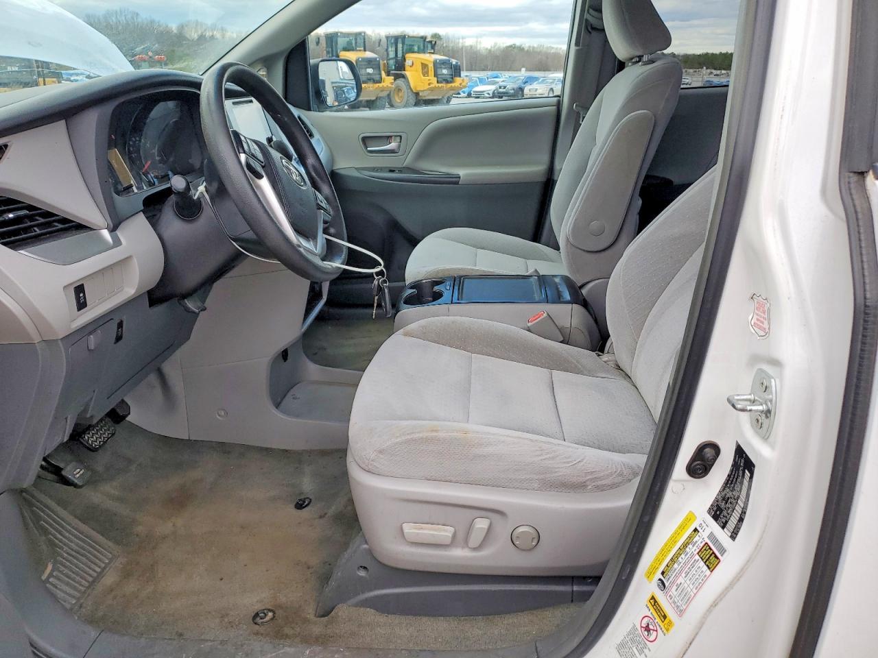 2015 TOYOTA SIENNA