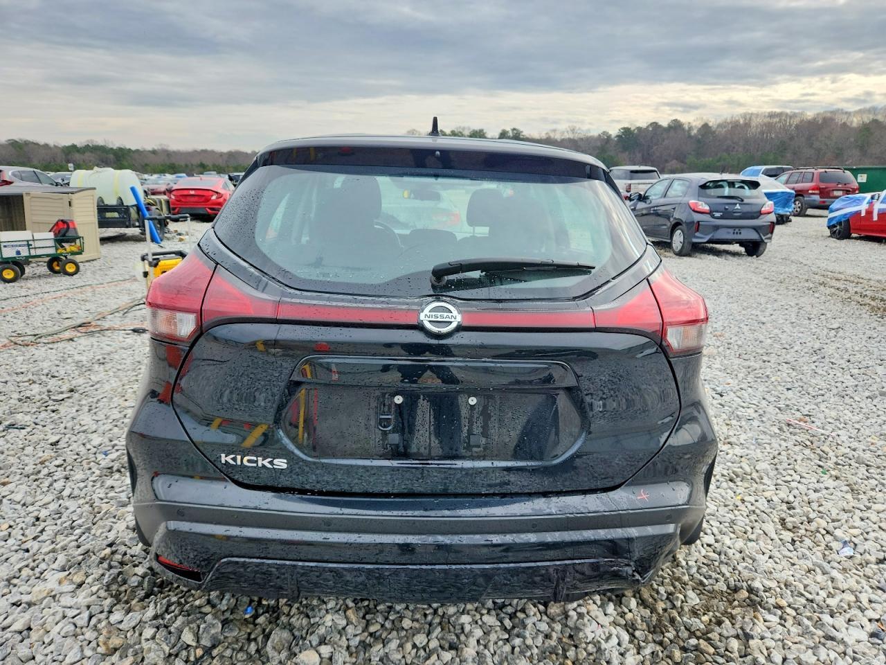 2021 NISSAN KICKS