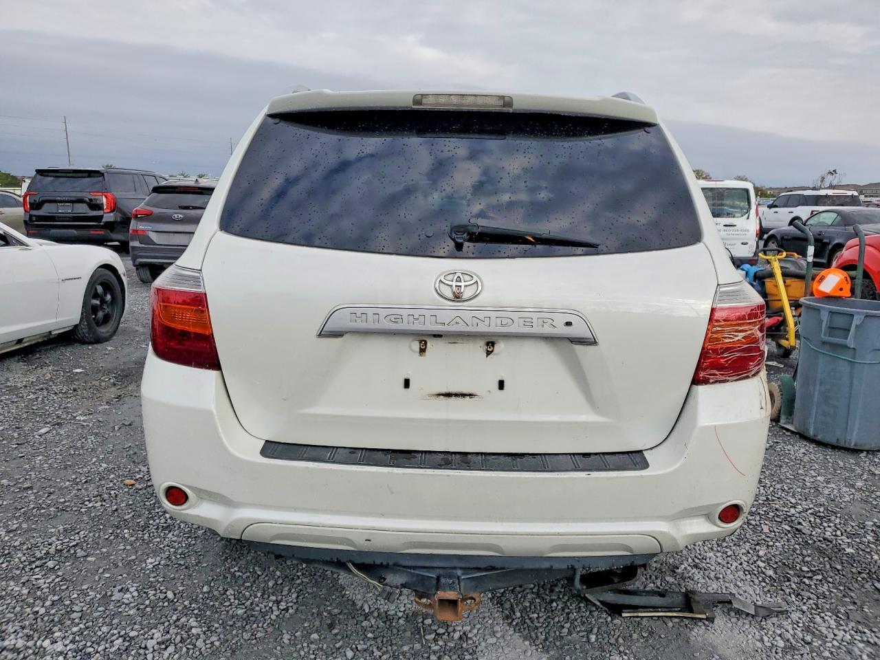 2010 TOYOTA HIGHLANDER