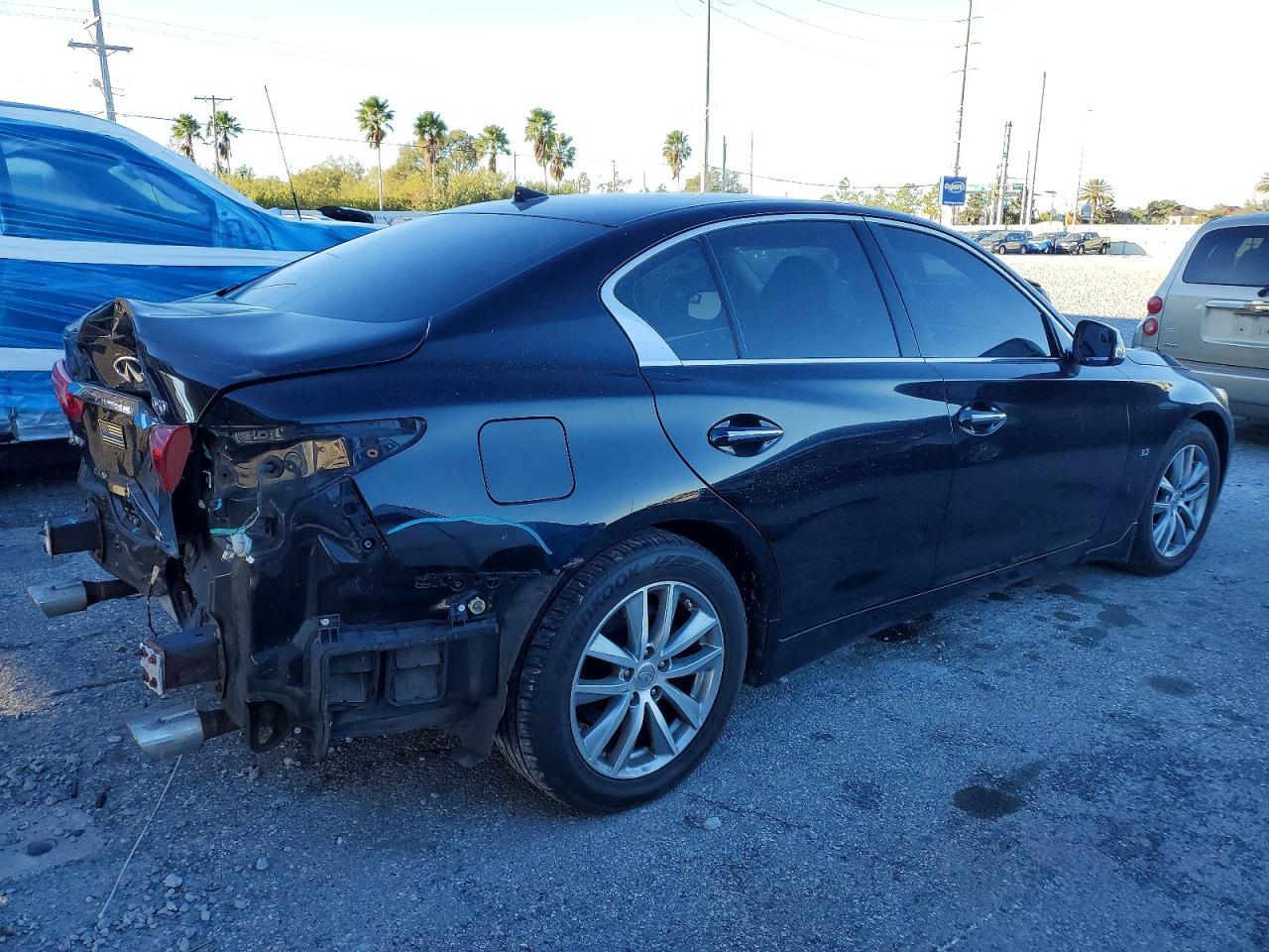 2015 INFINITI Q50