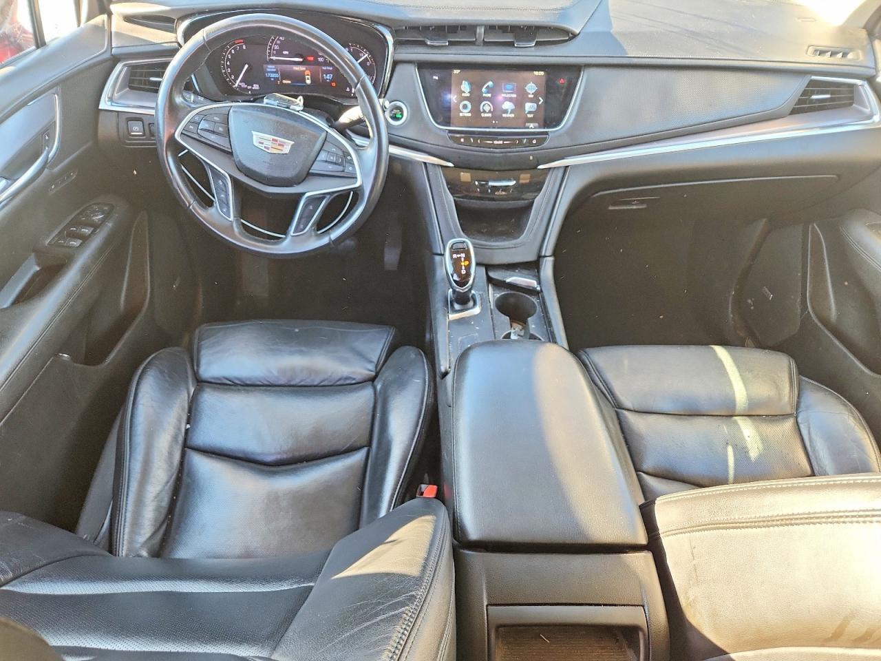 2017 CADILLAC XT5