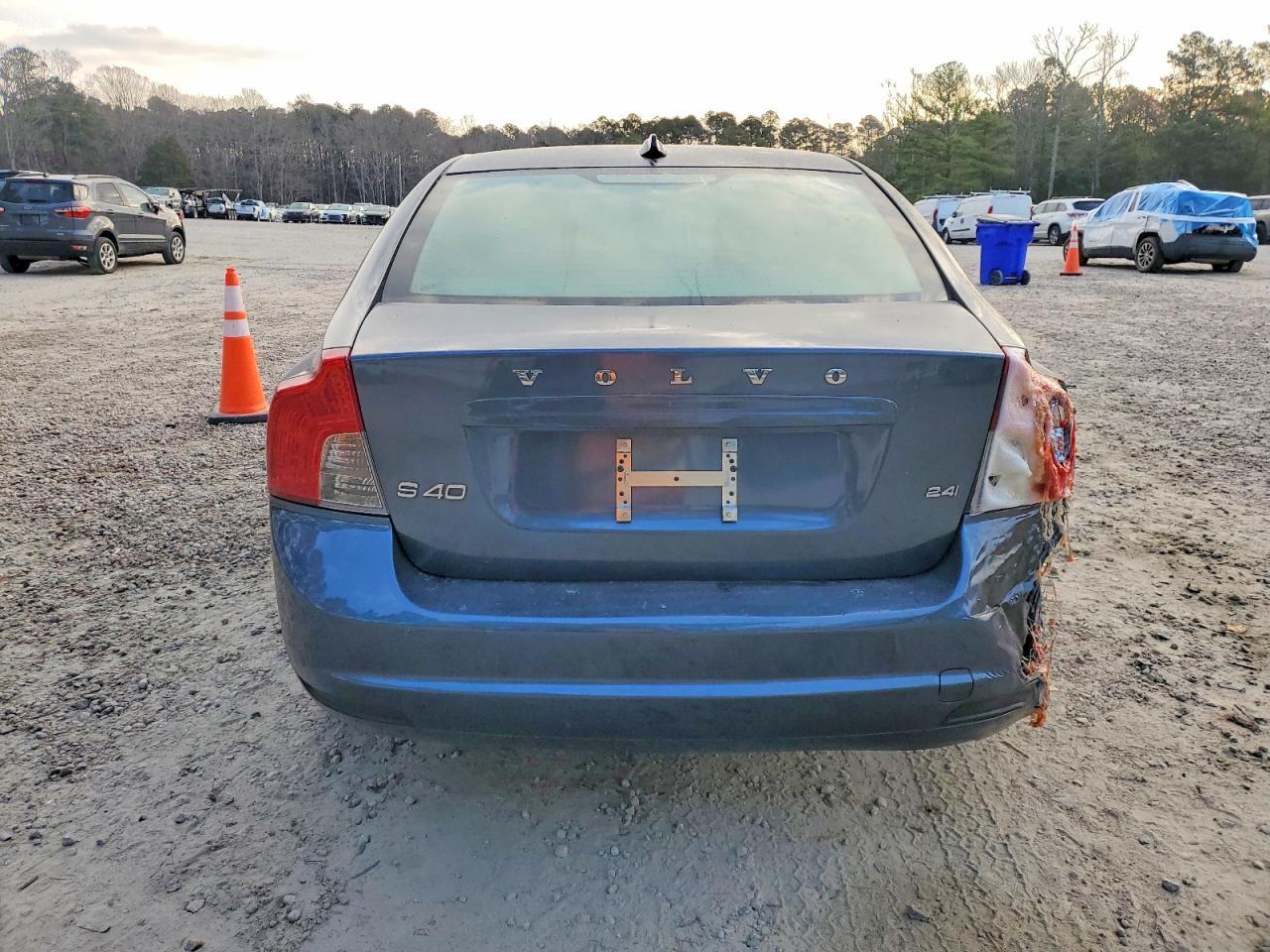 2010 VOLVO S40
