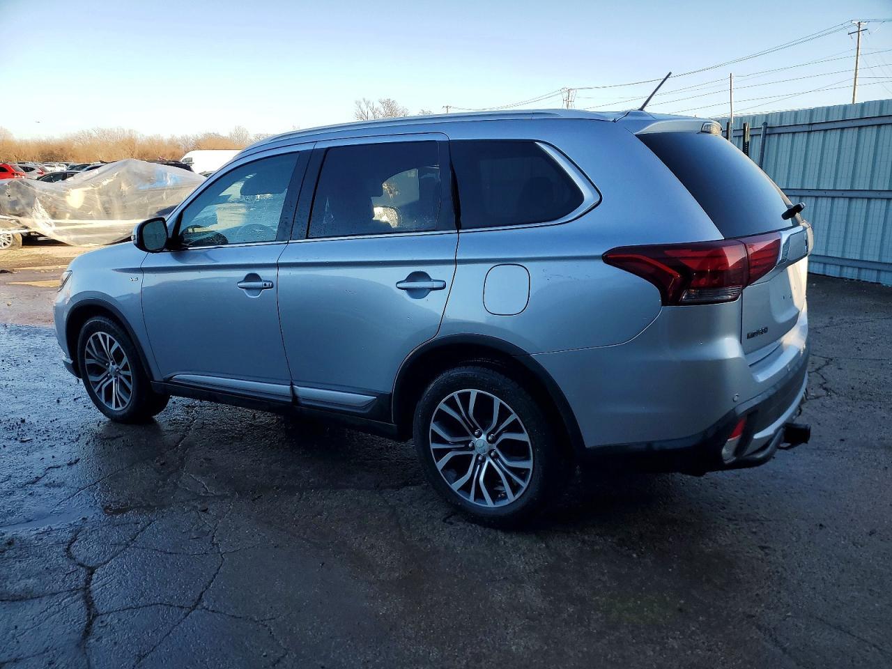 2016 MITSUBISHI outlander