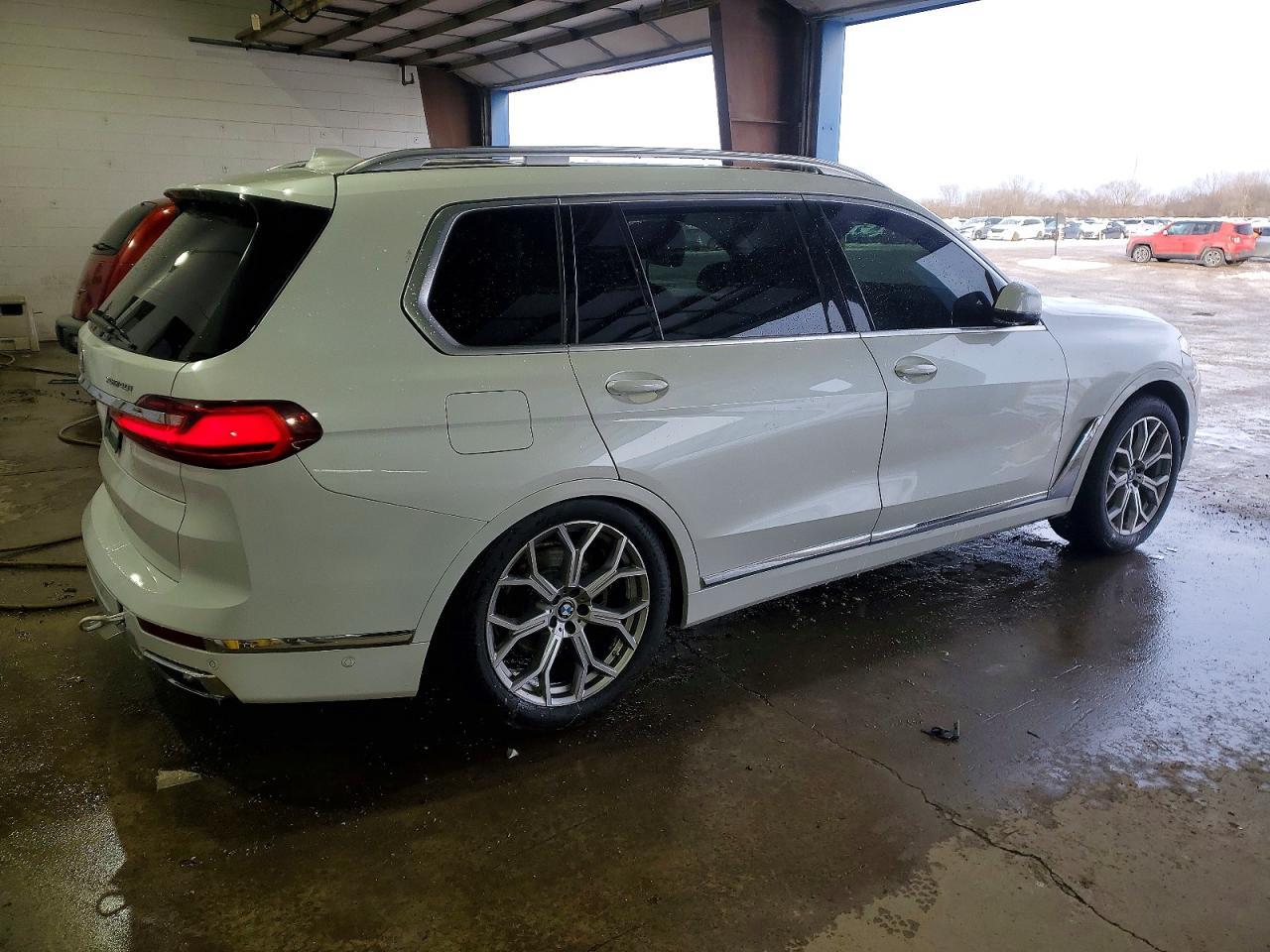2021 BMW X7