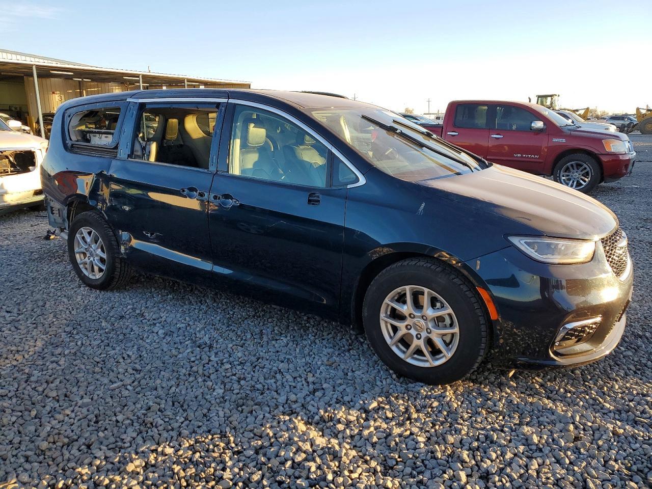 2022 CHRYSLER Pacifica