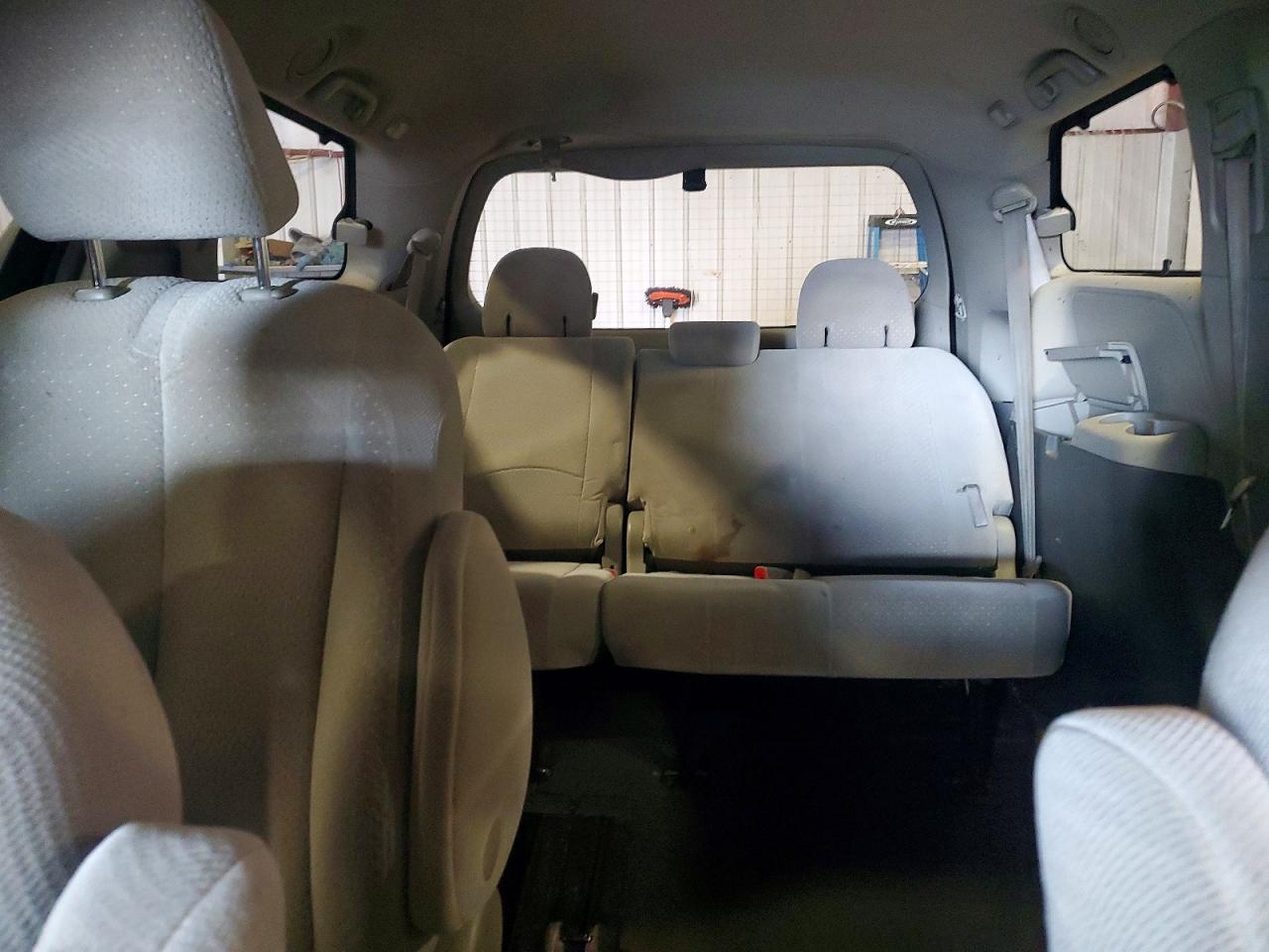 2011 TOYOTA SIENNA