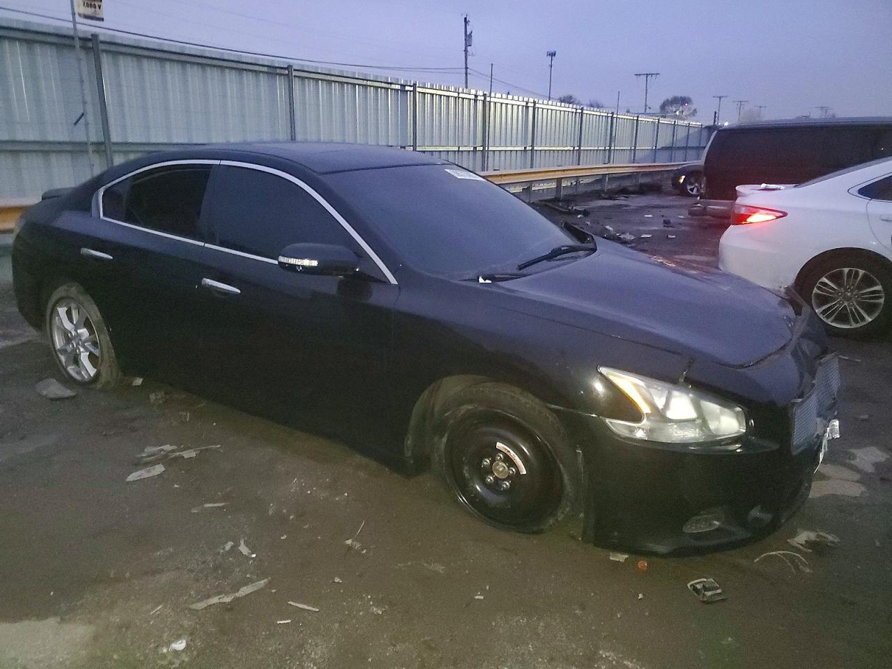 2012 NISSAN Maxima