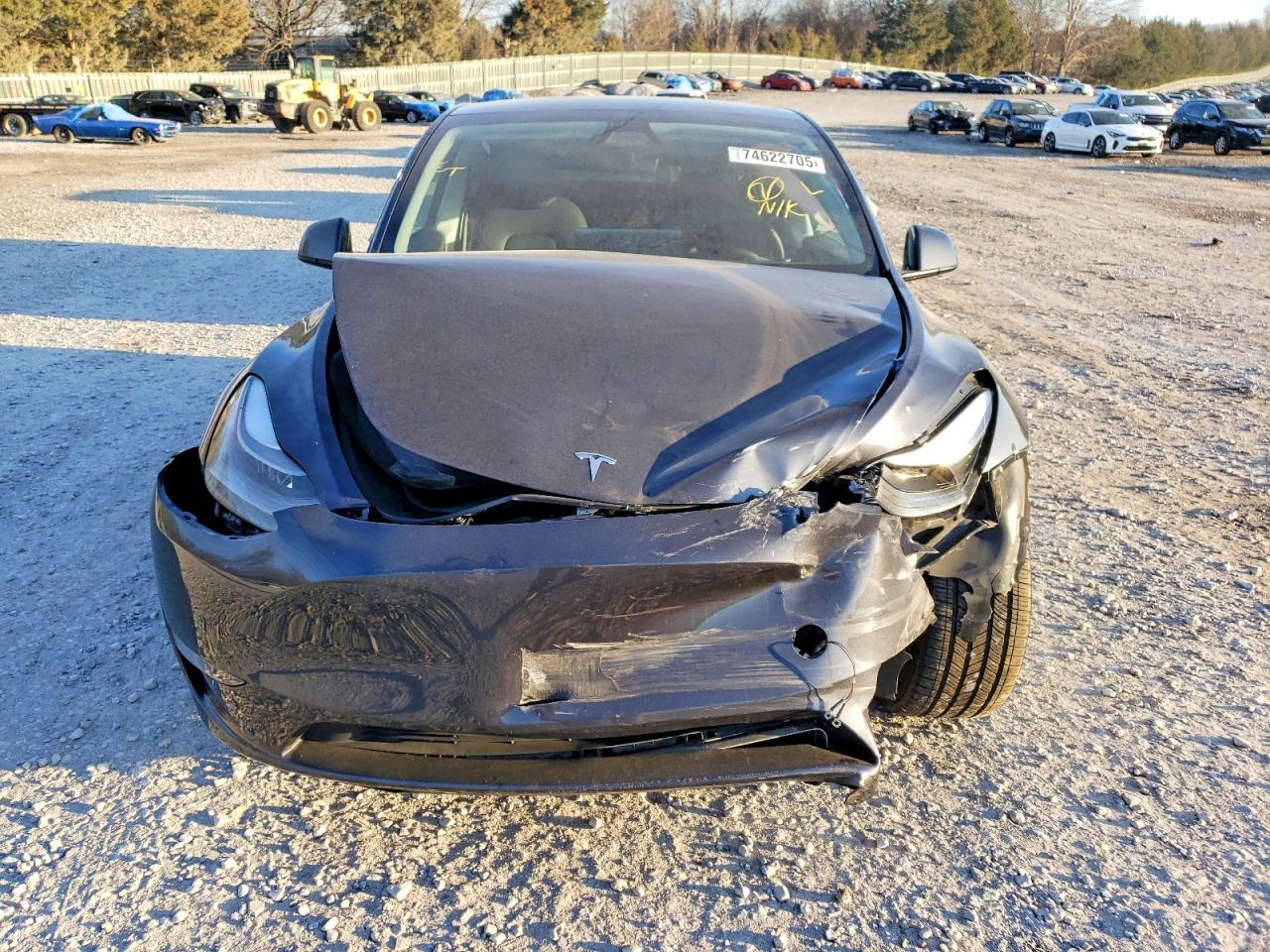 2024 TESLA MODEL Y