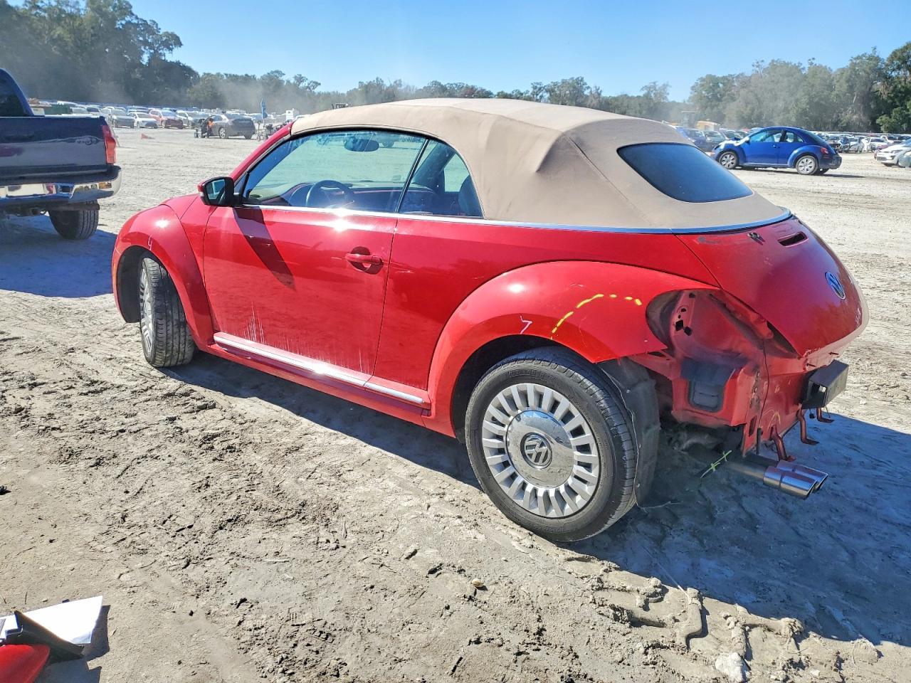 2015 VOLKSWAGEN Beetle