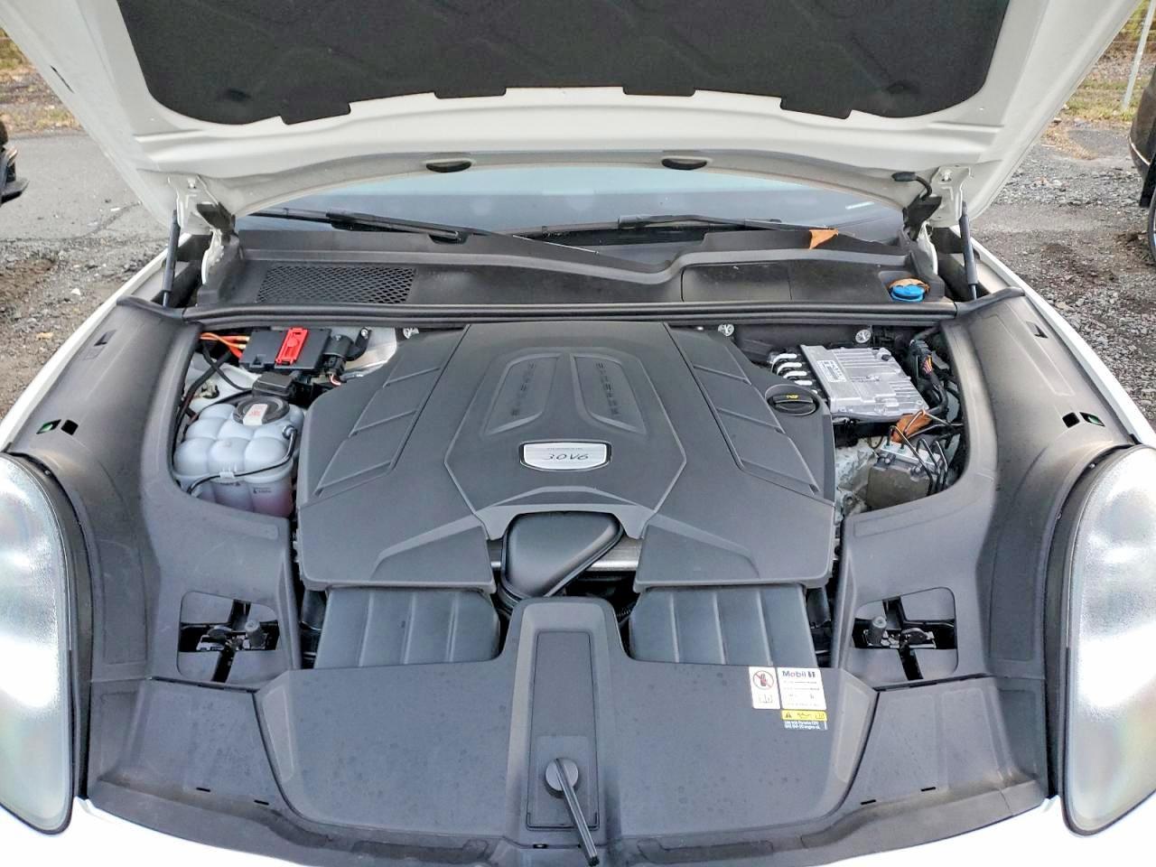 2023 PORSCHE CAYENNE