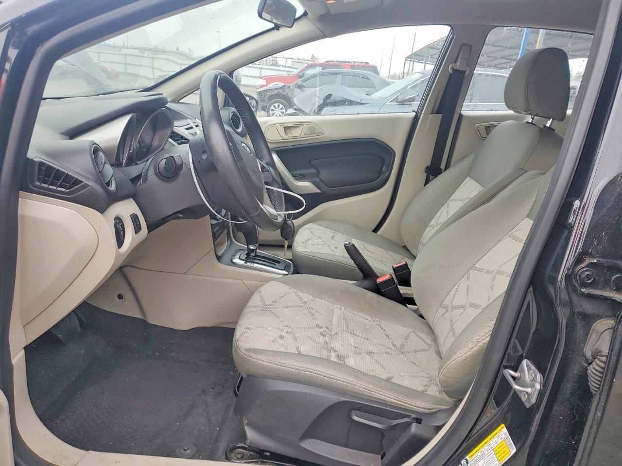 2013 FORD Fiesta