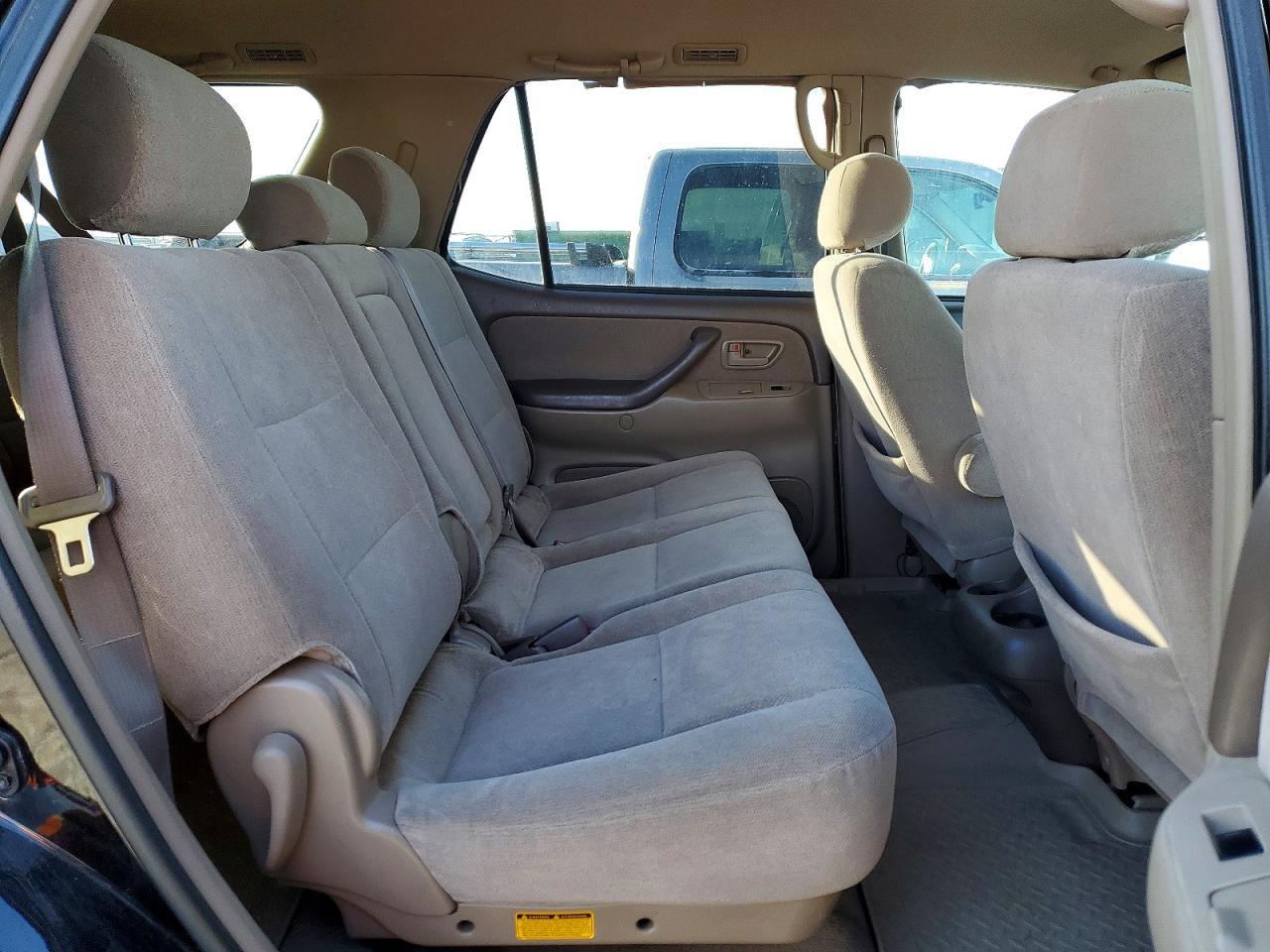 2002 TOYOTA Sequoia