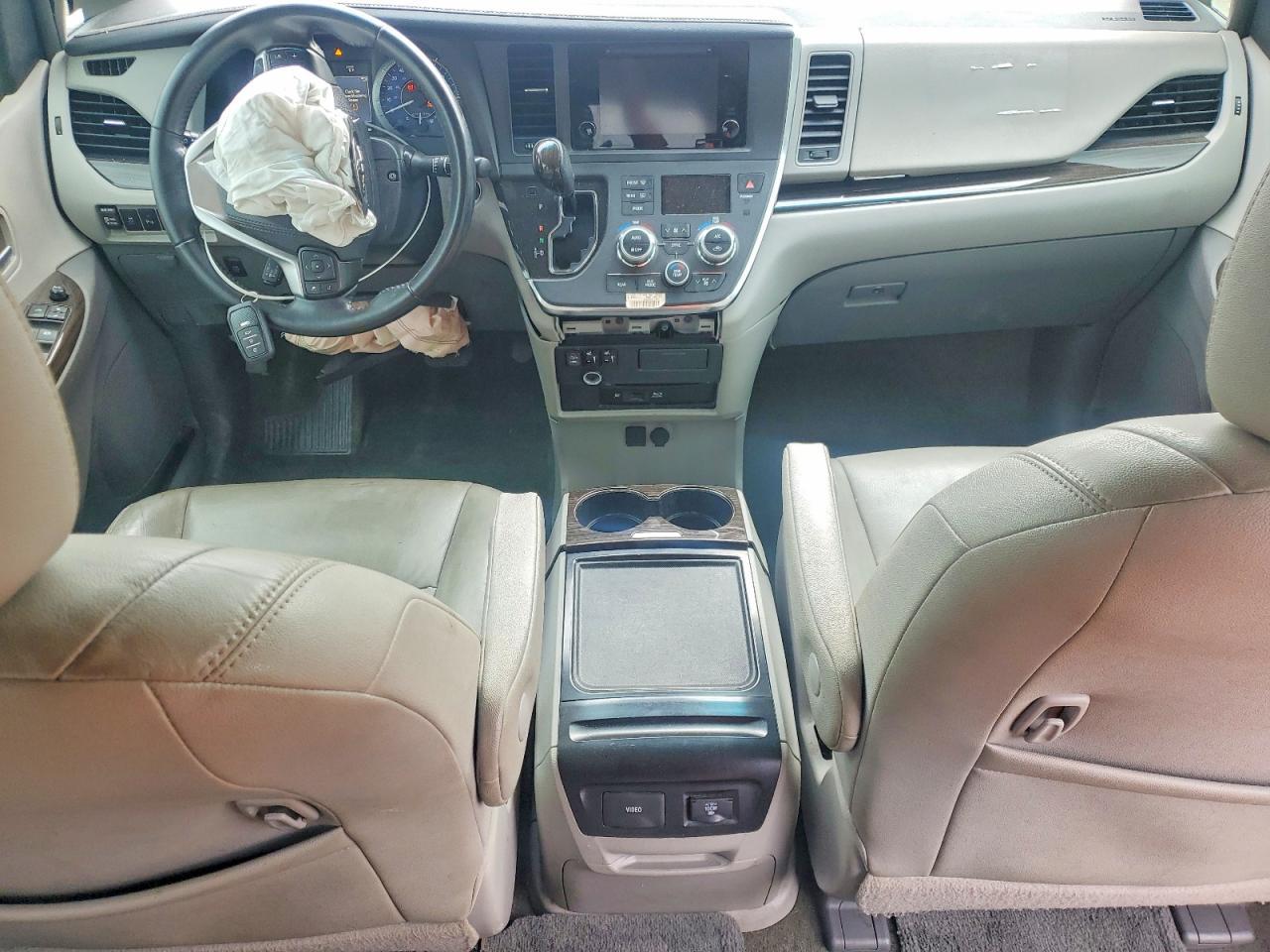 2015 TOYOTA SIENNA