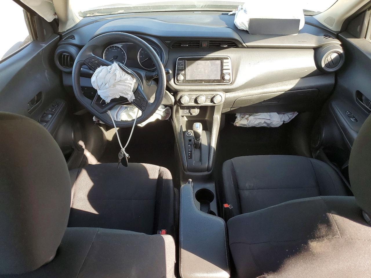 2024 NISSAN KICKS