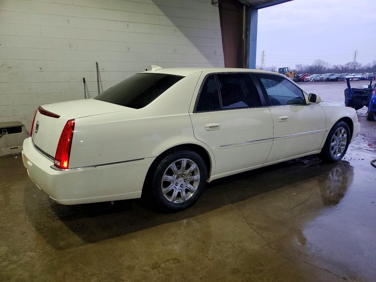 2009 CADILLAC DTS