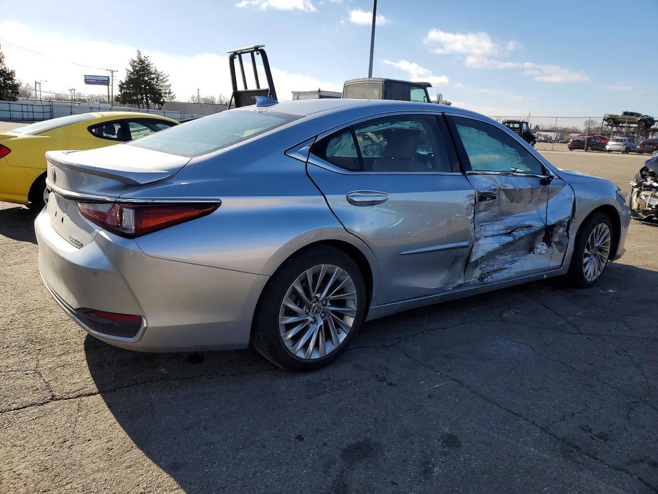 2023 LEXUS ES 300H