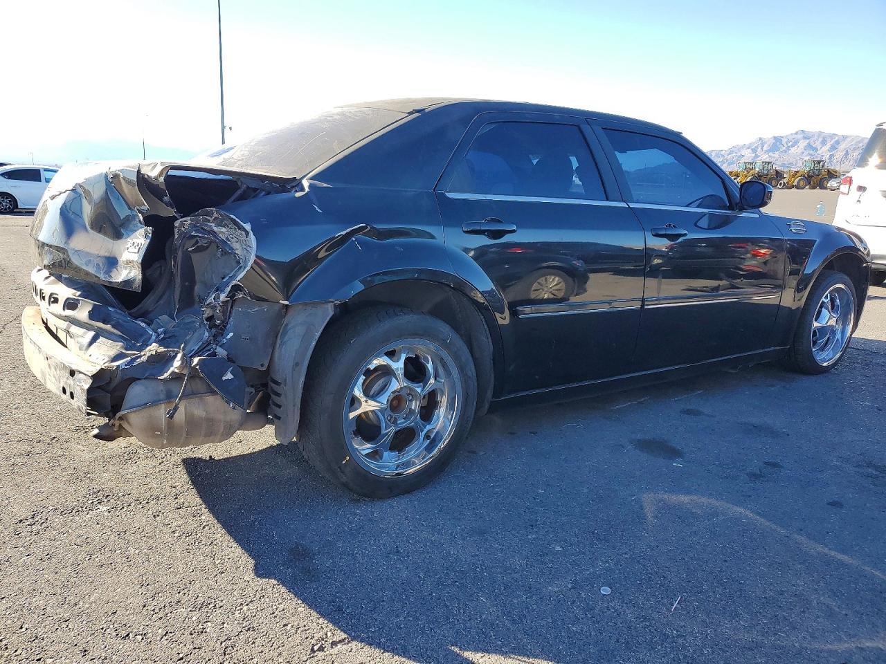 2005 CHRYSLER 300