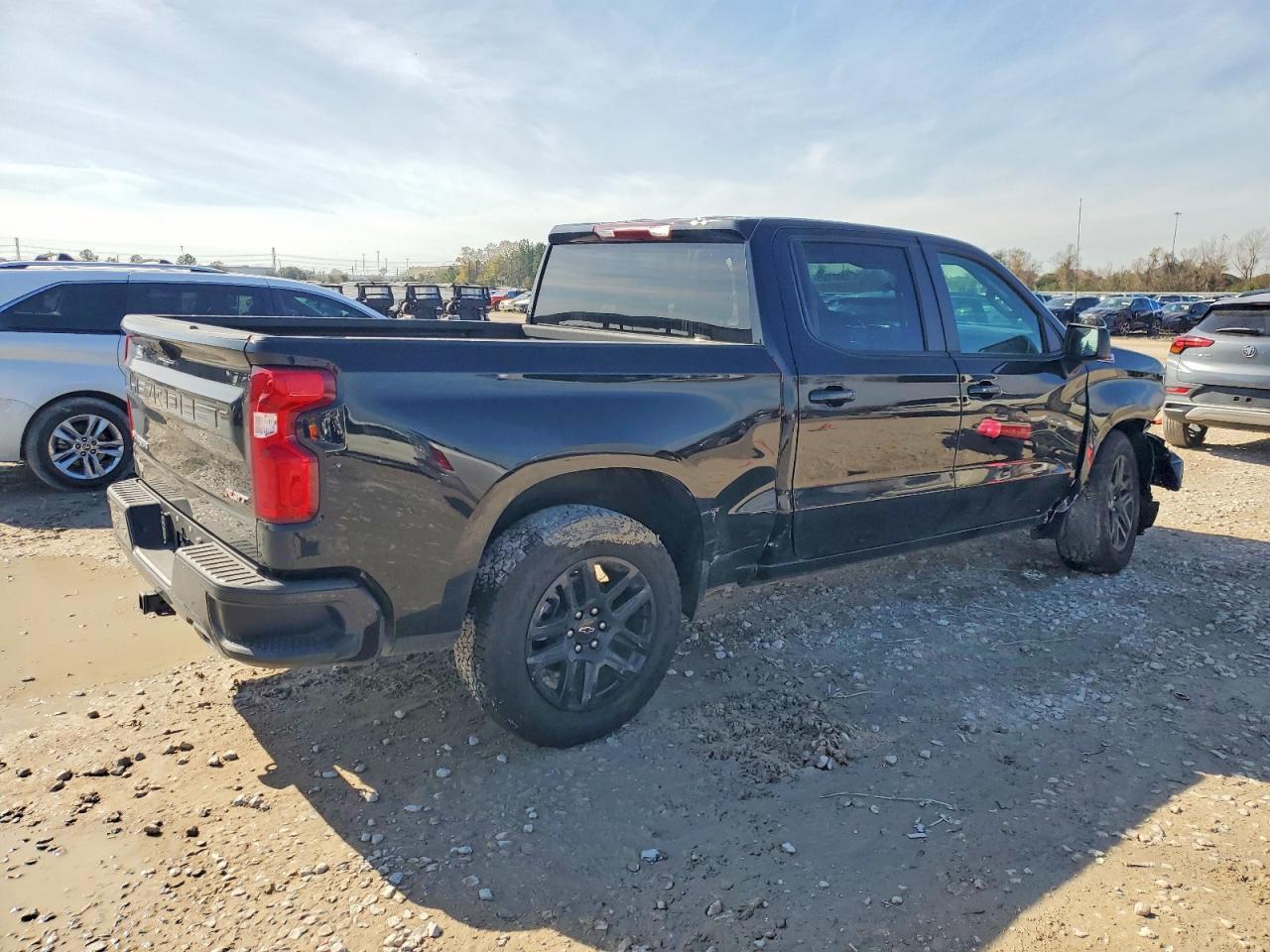 2025 CHEVROLET Silverado