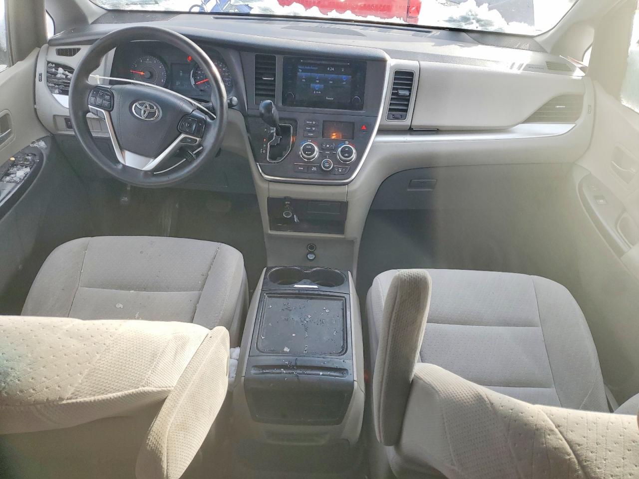 2017 TOYOTA SIENNA