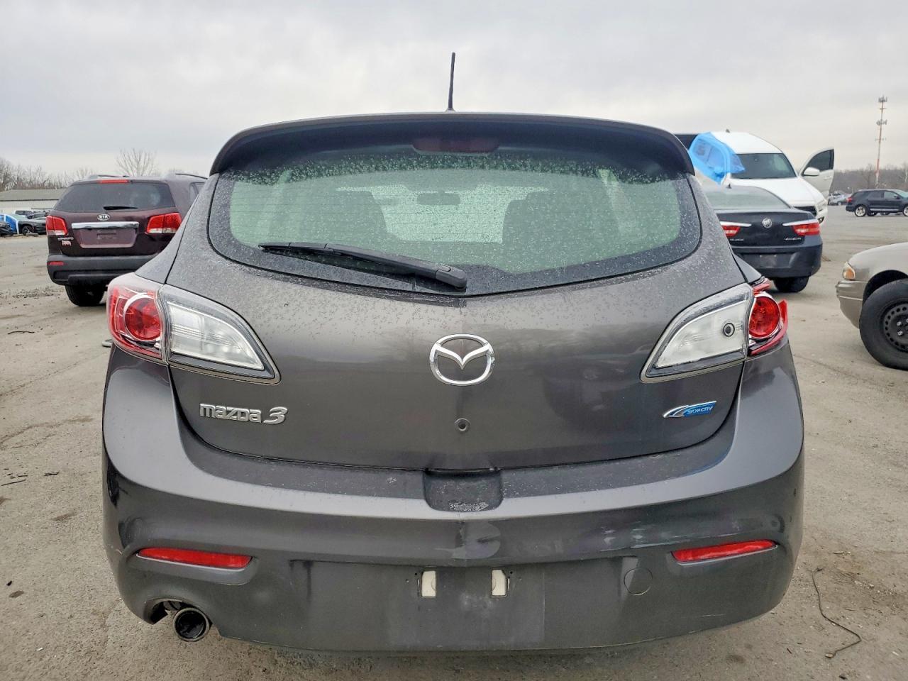 2013 MAZDA 3
