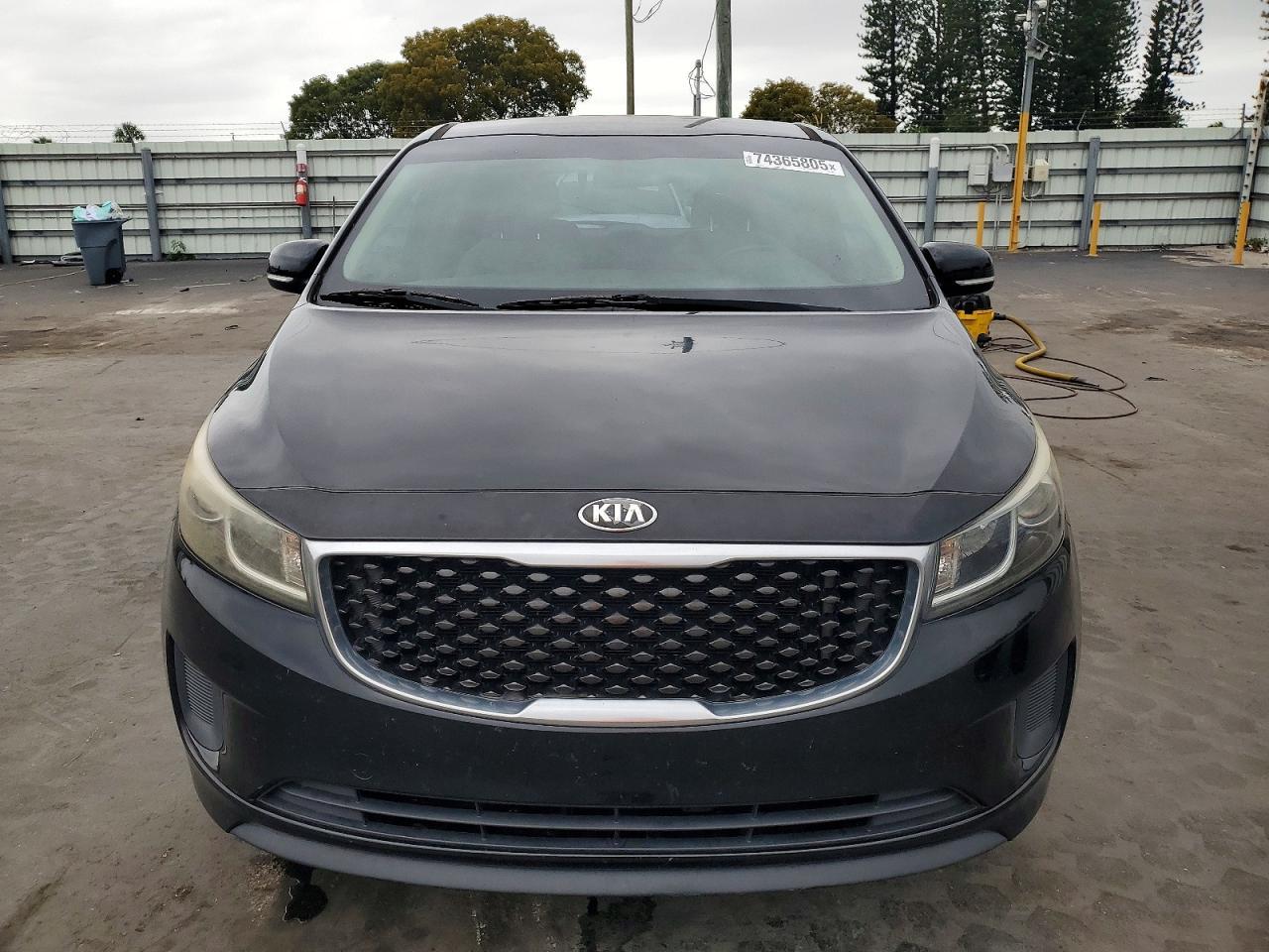 2016 KIA SEDONA
