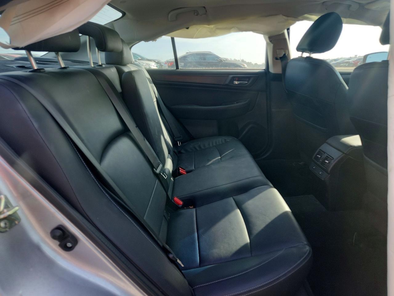 2015 SUBARU Legacy