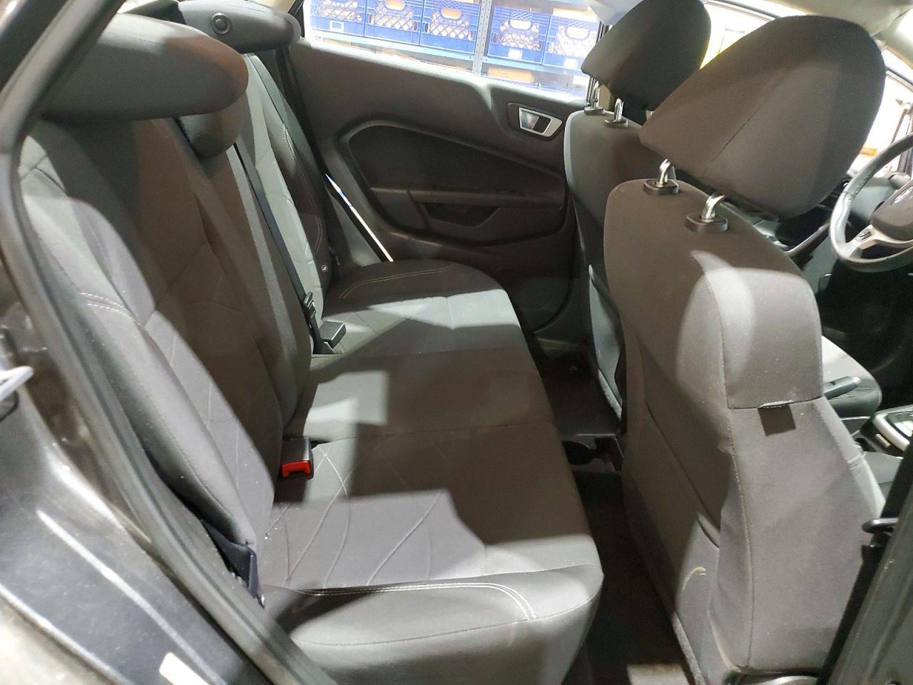 2015 FORD Fiesta
