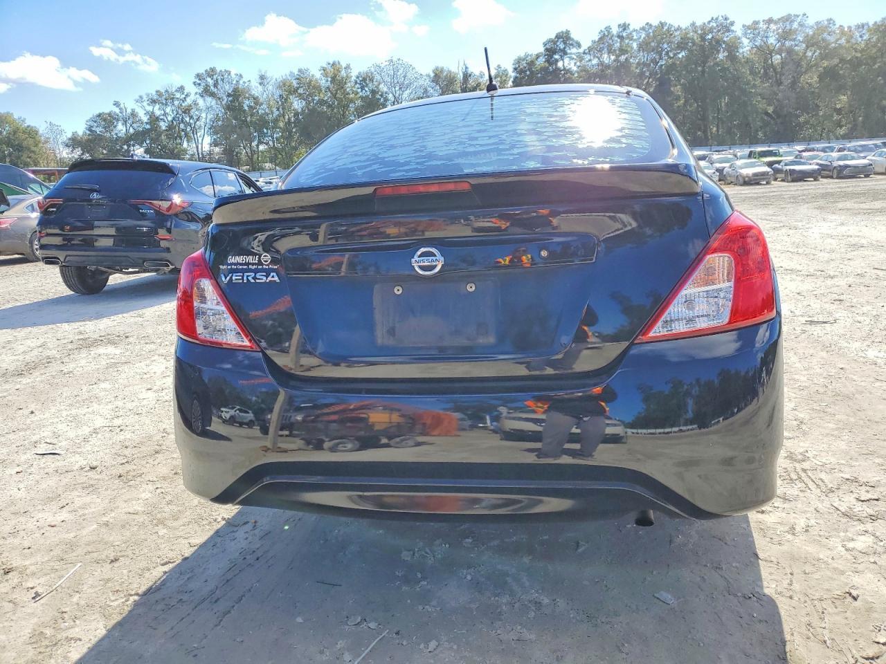 2018 NISSAN VERSA