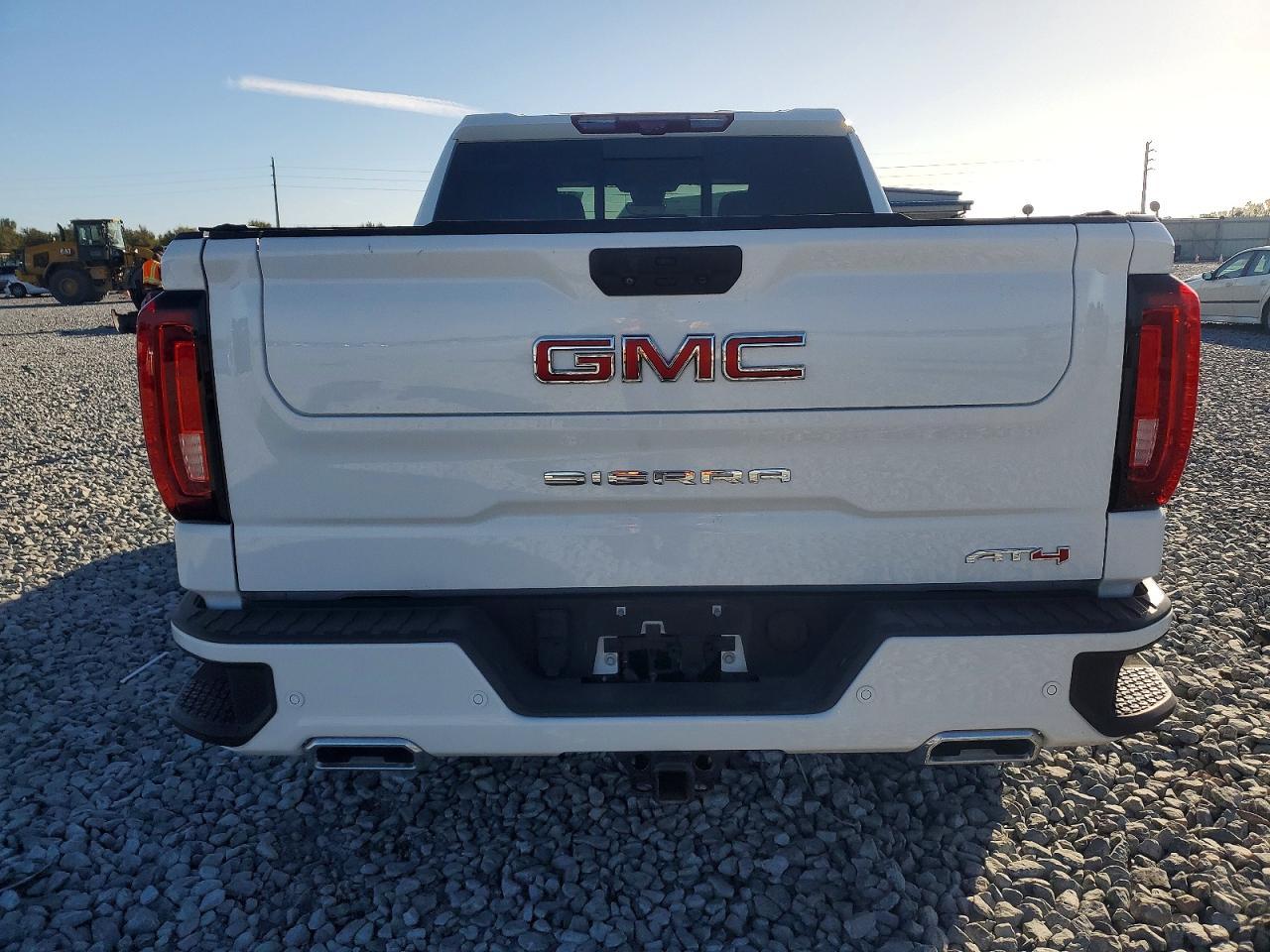 2023 GMC Sierra