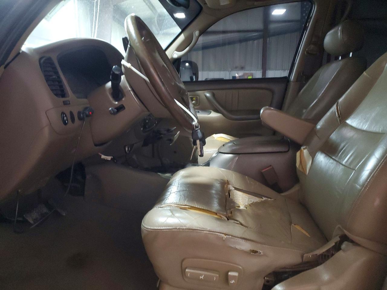 2002 TOYOTA Sequoia