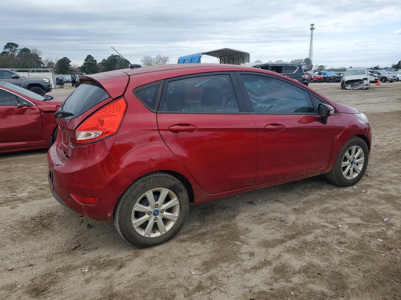 2013 FORD Fiesta