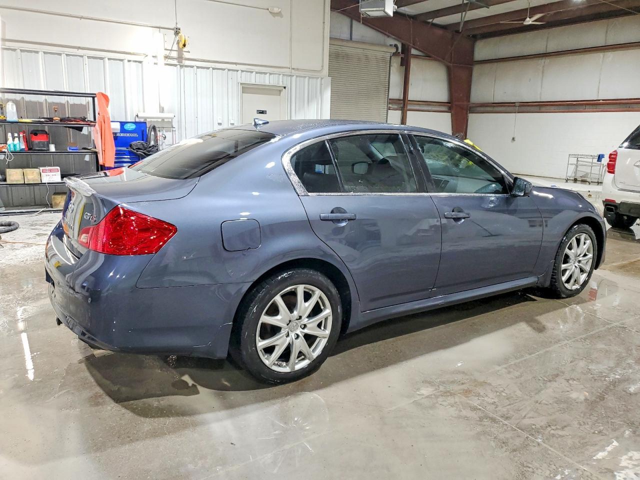 2012 INFINITI G37
