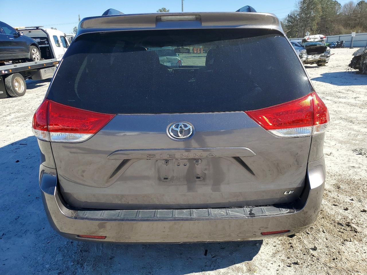 2014 TOYOTA SIENNA