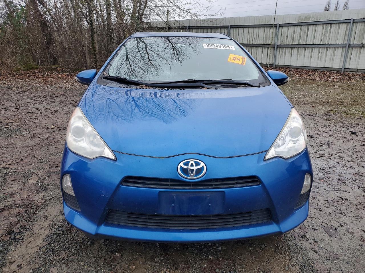 2013 TOYOTA Prius c